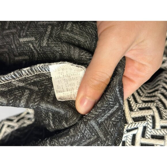 VTG Andria Lieu Black & White Chevron Knit Jacket – Women’s Small, 14"x31" - Picture 6 of 9